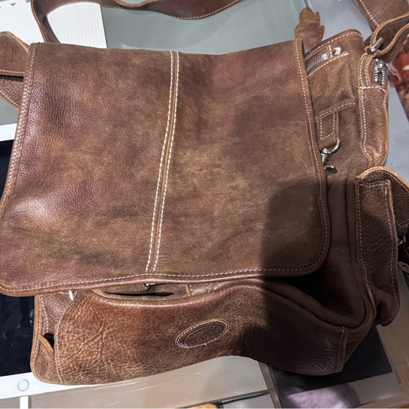 🌟HOST PICK🌟 Vintage ROOTS Milano Tribe Messenger / Laptop  Shoulder Bag✨ - Picture 3 of 16